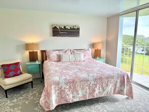 1 bedroom, iron/ironing board, free WiFi, bed sheets - Hilo Wailoa Waterfront 1BR with A/C • Pool • Wi-Fi (Hilo)