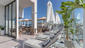 Tempat makan outdoor