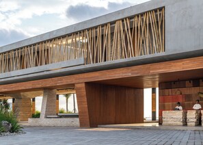 Exterior - Cap Karoso Sumba (Kodi)