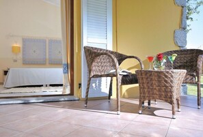 Outdoor dining - Cala Fiorita (Budoni)