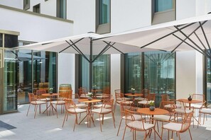 Tempat makan outdoor