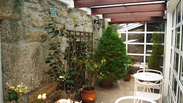 تناول الطعام بالخارج