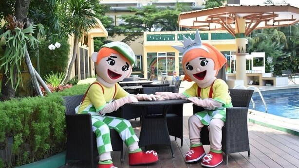Hồ bơi ngoài trời