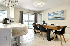 Dining - Waterfront 3BR 2BA Pool BBQ Mini Golf Sleep 10 (Port Charlotte)