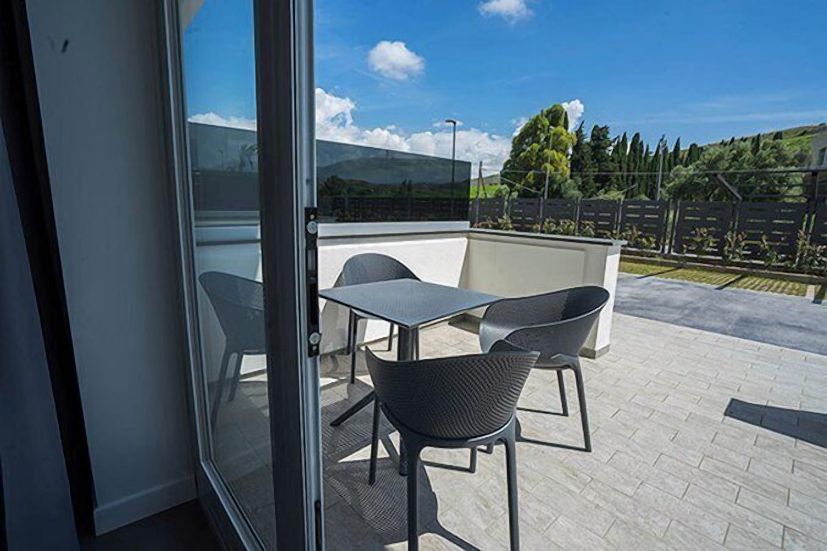 Tempat makan luar