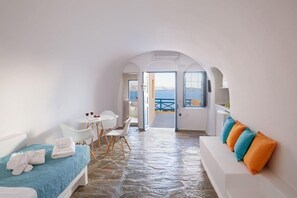 Room - Horizon Aeifos (Santorini)