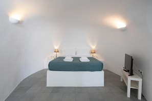 Room - Horizon Aeifos (Santorini)