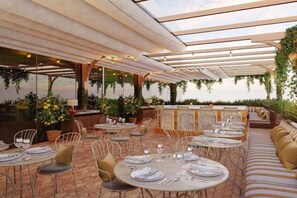 屋外バンケット スペース