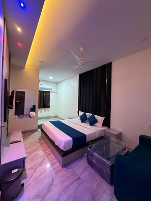 Standardzimmer, Raucher | Laptopgeeigneter Arbeitsplatz, Zustellbetten, kostenloses WLAN