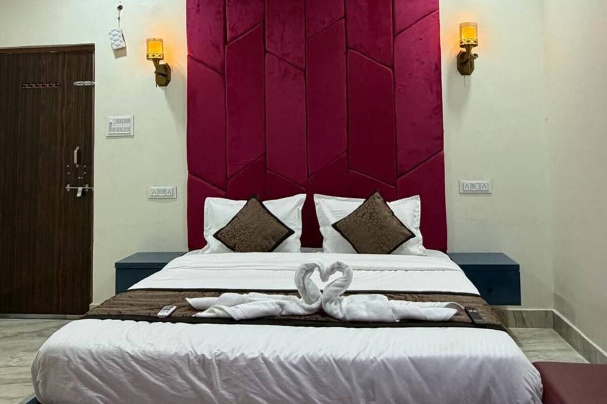 Laptopgeeigneter Arbeitsplatz, Zustellbetten, kostenloses WLAN