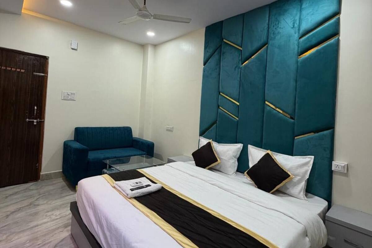 Laptopgeeigneter Arbeitsplatz, Zustellbetten, kostenloses WLAN