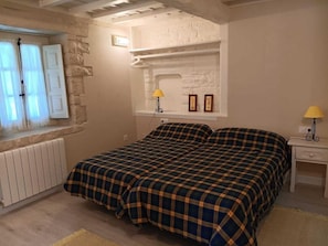 Room - Hotel Finca Malvasia (Cabezon de Liebana)