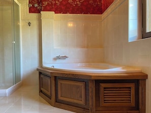 Bathroom - Finca Malvasia Complex (Cabezon de Liebana)