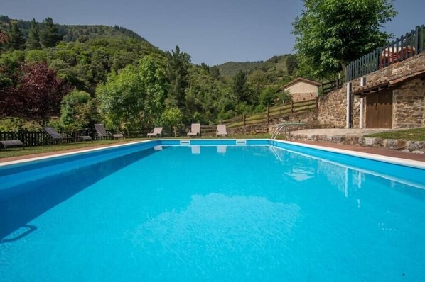 Pool - Finca Malvasia Complex (Cabezon de Liebana)