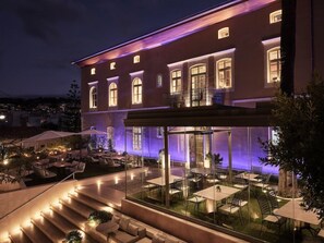 Outdoor dining - Domus Blanc Boutique Hotel (Chania)