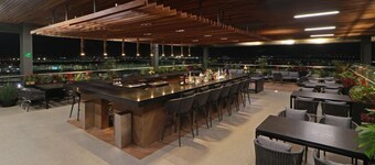 Holiday Inn and Suites Mexico Felipe Angeles Airport