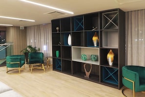Interior - Holiday Inn and Suites Mexico Felipe Angeles Airport (Zumpango)