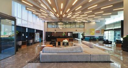 Holiday Inn and Suites Mexico Felipe Angeles Airport