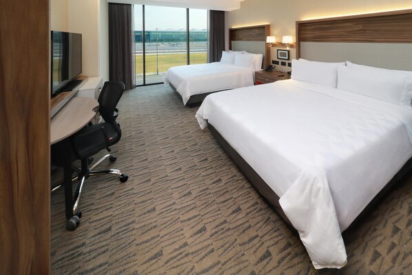 Room - Holiday Inn and Suites Mexico Felipe Angeles Airport (Zumpango)