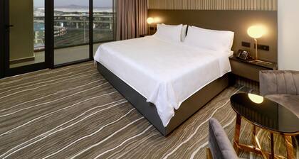 Holiday Inn and Suites Mexico Felipe Angeles Airport
