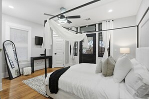 5 slaapkamers, een strijkplank/strijkijzer, wifi, beddengoed