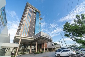 Exterior - Zuri Hotel Iloilo City (Iloilo)