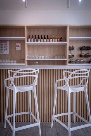 Bar (on property) - The Originals Boutique, Amiens South (Amiens)