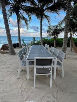 Outdoor dining - Angelina 28 Beachfront by Nah Hotels (Playa del Carmen)
