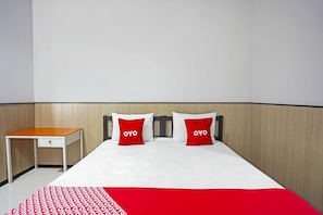 Room - OYO 91710 Hotel Anugerah (Jember)
