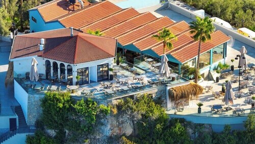 Ada Port Hotel