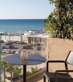 Outdoor dining - B21 Hotel (Bari)