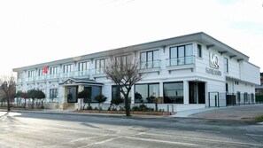 Exterior - MQ Hotel Suites (Arnavutköy)