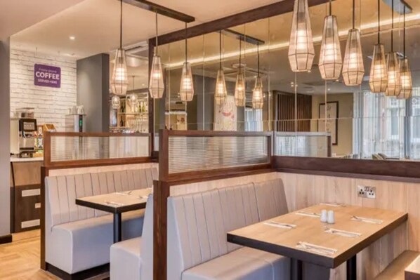 Dining - Premier Inn Cambridge City Centre (Cambridge)