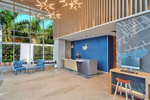 Lobby - Holiday Inn Express Bengaluru Bommasandra (Anekal)
