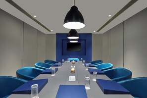 Meeting facility - Holiday Inn Express Bengaluru Bommasandra (Anekal)