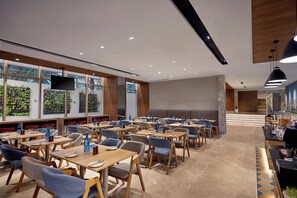 Dining - Holiday Inn Express Bengaluru Bommasandra (Anekal)