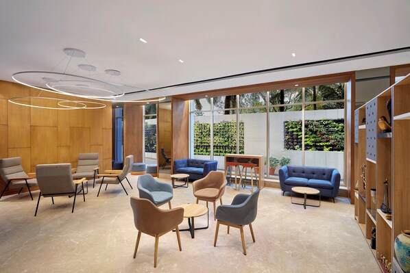 Lobby - Holiday Inn Express Bengaluru Bommasandra (Anekal)