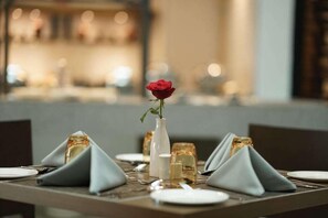 Dining - Gokulam Grand Hotel Thiruvananthapuram (Thiruvananthapuram)