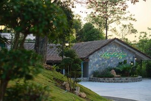 Property grounds - Blanket Days Resort and Spa Thekkady (Peermade)