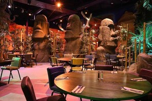 Dining - Hex Wildlife Hotel at Yorkshire Wildlife Park (Doncaster)