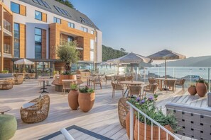 Outdoor dining - Harbour Beach Club, Hotel & Spa (Salcombe)