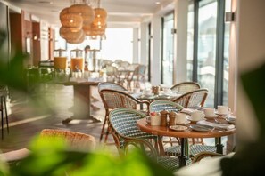 Dining - Harbour Beach Club, Hotel & Spa (Salcombe)