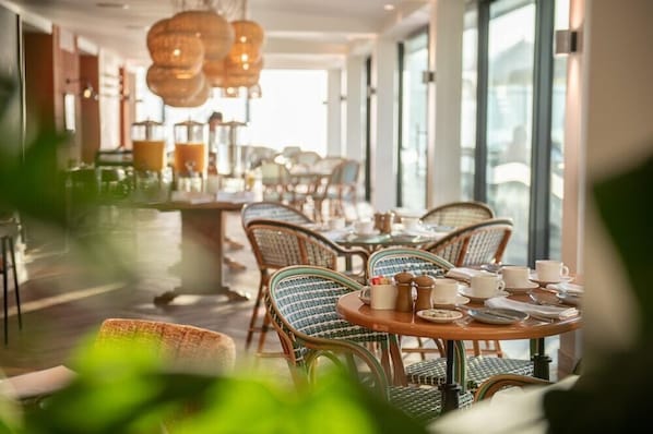 Dining - Harbour Beach Club, Hotel & Spa (Salcombe)