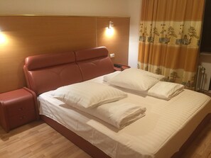 Room - Hotel Adler (Grenzach-Wyhlen)