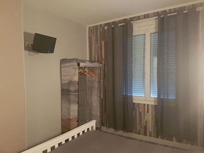 Room - Hotel Bernieres (Caen)