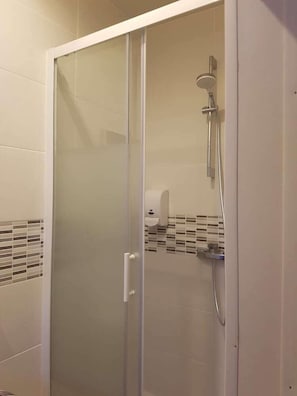 Bathroom - Hotel Bernieres (Caen)