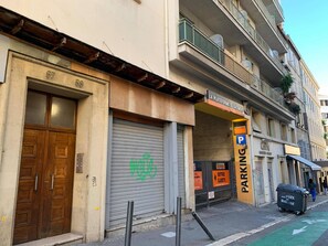 Exterior detail - Apparthotel T3 Epicservices Saint-charles (Marseille)