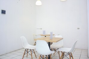 Restaurant - Urban Hotel Serpong by Zuzu (South Tangerang)