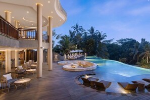 Kolam renang outdoor