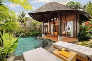 Kolam renang outdoor